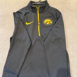 Iowa Hawkeye Men’s small. Nike Dri-FIT Black and Yellow Pullover